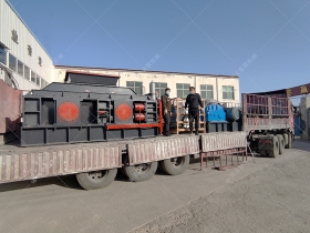 1500x800直連式液壓對輥午夜成人福利视频發往新疆